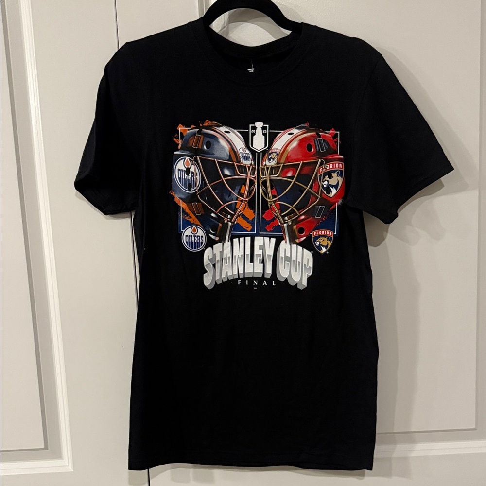 NWT Fanatics Black Stanley Cup Final T-Shirt Oilers vs Panthers 2025 size S